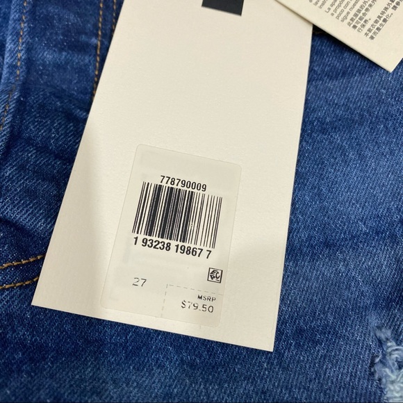 Levi’s • Ribcage Shorts - Picture 9 of 9